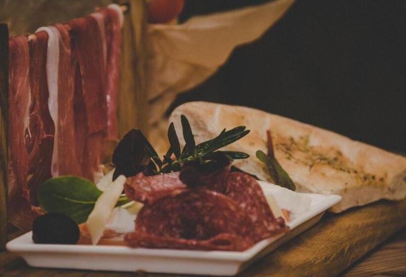 مبيت وإفطار Cafe Restaurant Leo