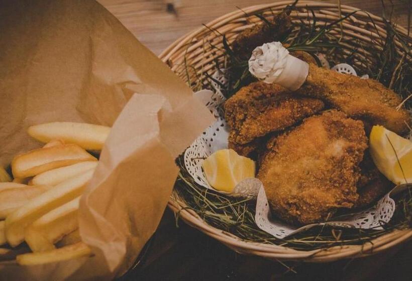 مبيت وإفطار Cafe Restaurant Leo