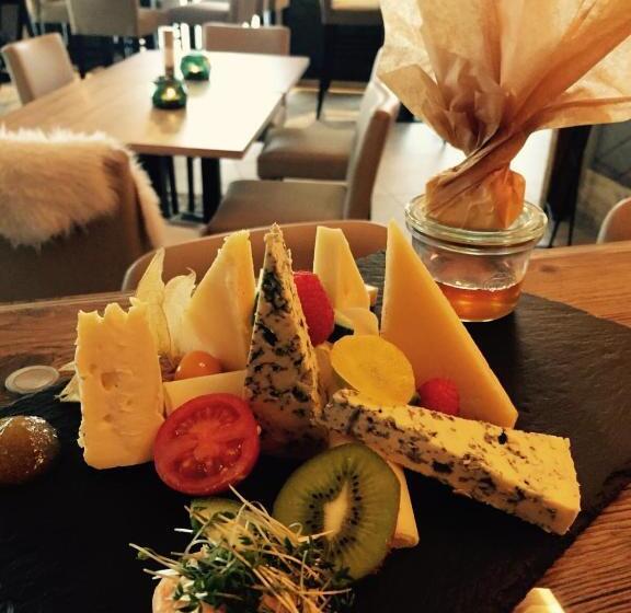 مبيت وإفطار Cafe Restaurant Leo