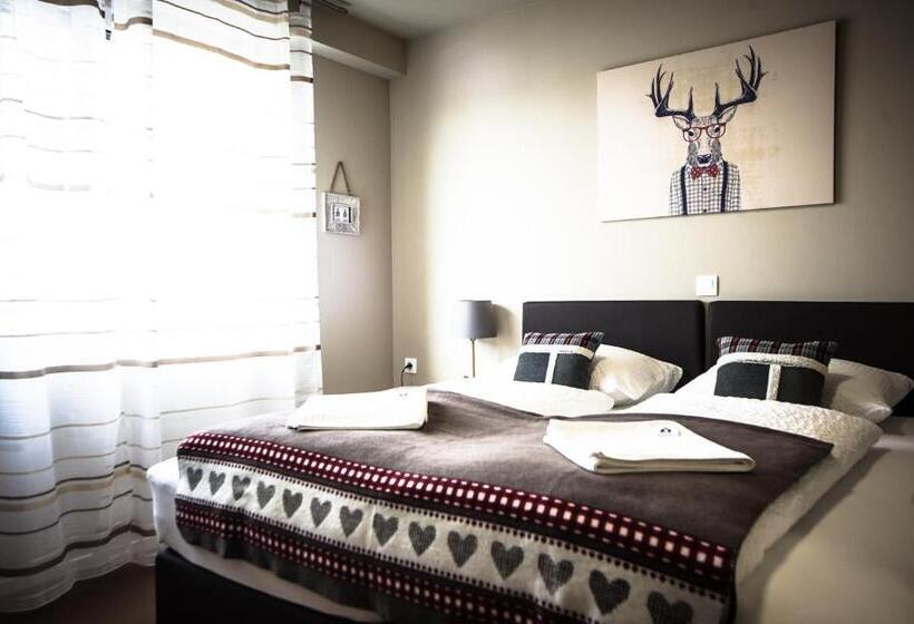 مبيت وإفطار Cafe Restaurant Leo