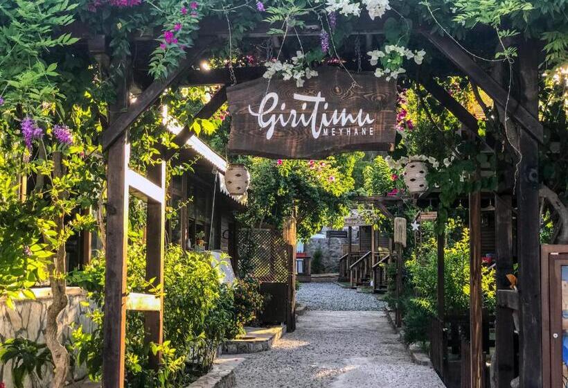 住宿加早餐  Gi̇ri̇ti̇mu Evleri̇