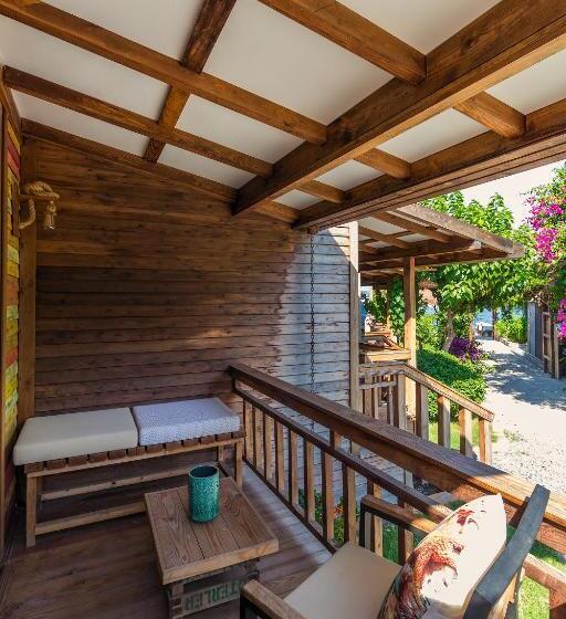住宿加早餐  Gi̇ri̇ti̇mu Evleri̇