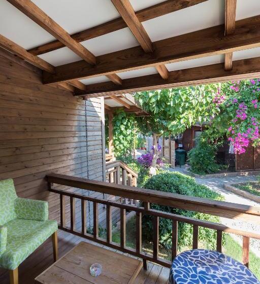 住宿加早餐  Gi̇ri̇ti̇mu Evleri̇