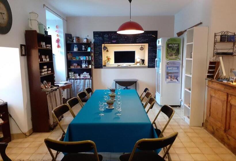 مبيت وإفطار Ille Flottante, Maison éclusière Et Hébergements Insolites Sur Le Canal