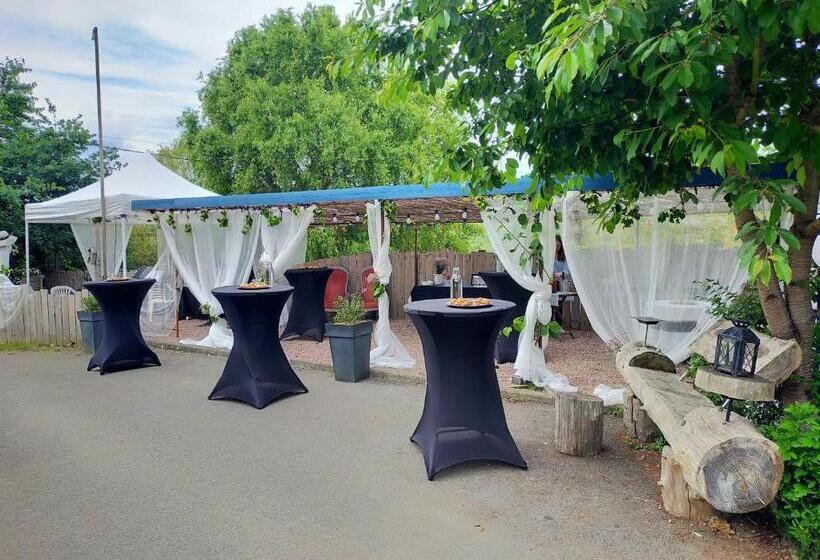 مبيت وإفطار Ille Flottante, Maison éclusière Et Hébergements Insolites Sur Le Canal