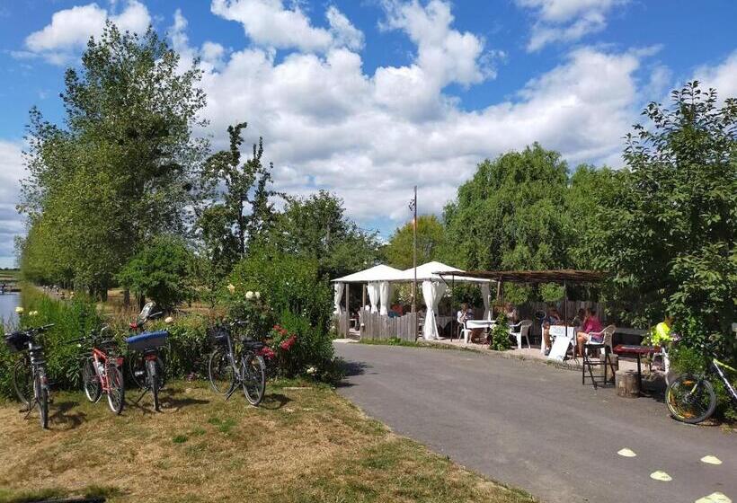 مبيت وإفطار Ille Flottante, Maison éclusière Et Hébergements Insolites Sur Le Canal