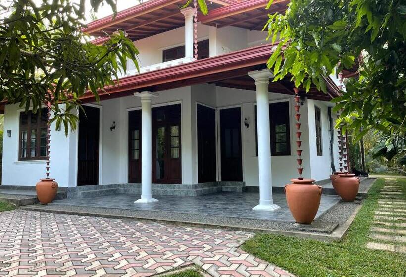 Bed and Breakfast Kalpa Place Hiriketiya