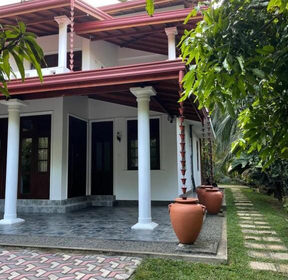 Bed and Breakfast Kalpa Place Hiriketiya