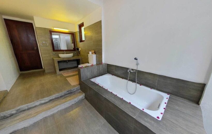 Ehalagala Lake Resort