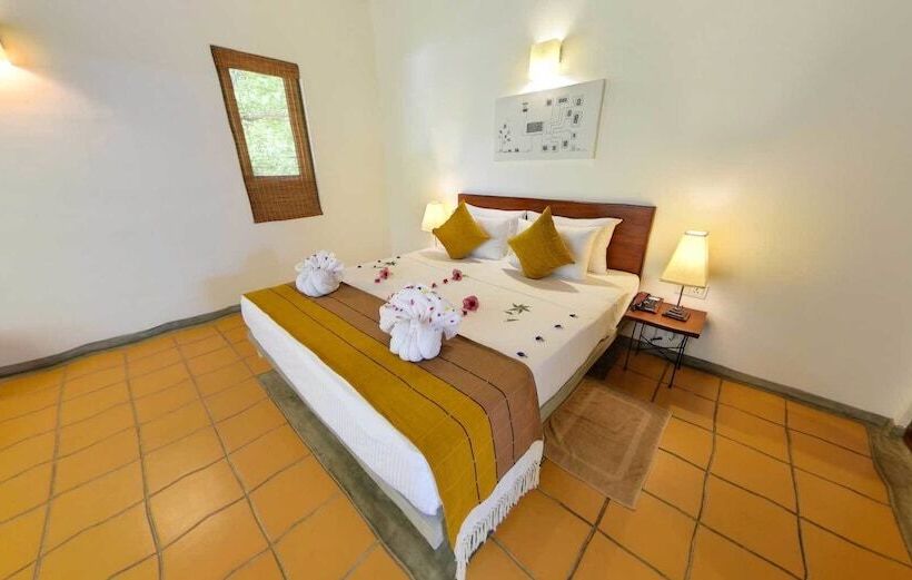 Ehalagala Lake Resort