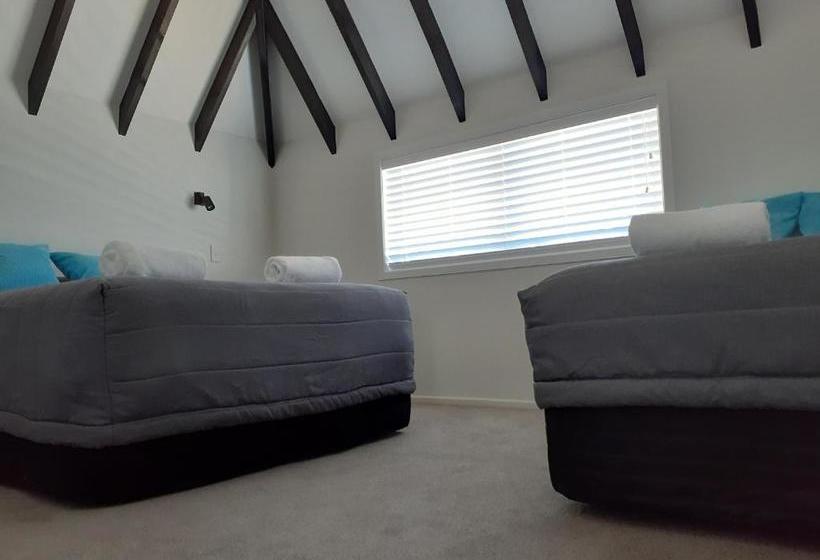 Featherston Motels And Camping