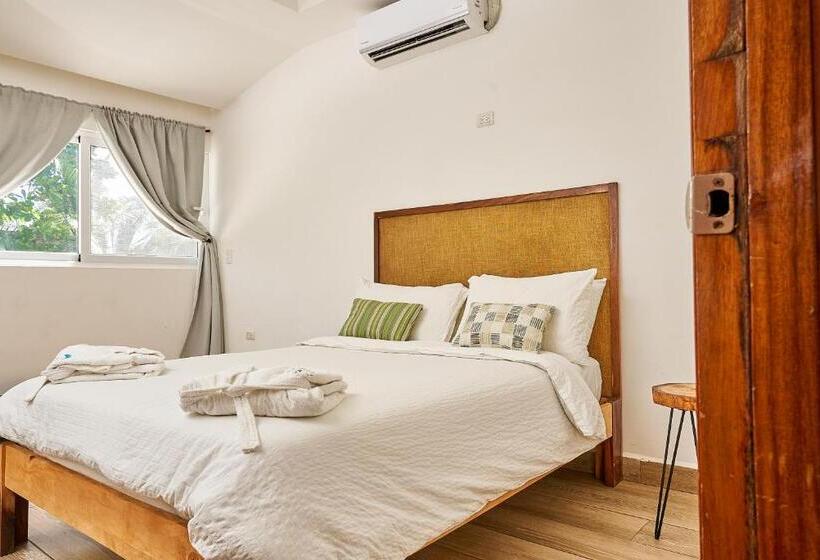 בית מלון כפרי Aaki