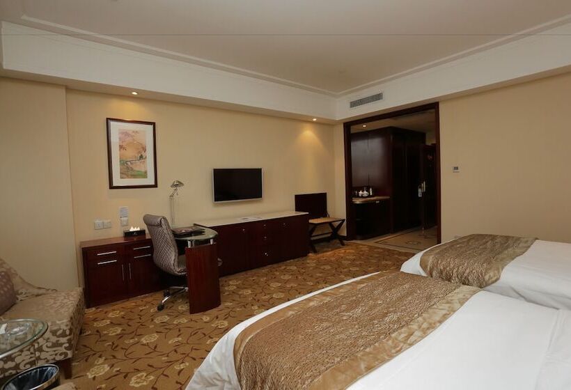 Отель Arcadia International