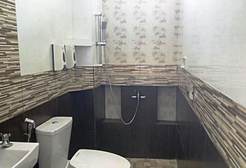 ホテル Buah Sinuan