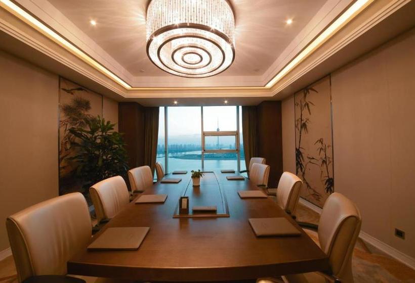 هتل Howard Johnson Xiangyu Plaza Linyi