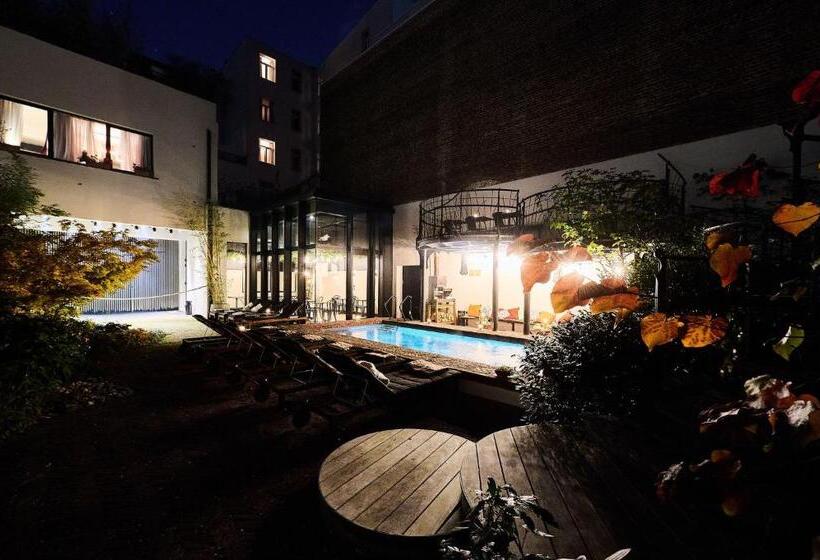 Hotel Latroupe Jardin Secret