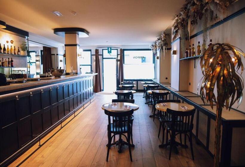 Hotel Latroupe Jardin Secret