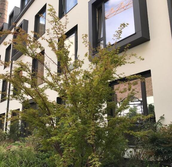 Hotel Latroupe Jardin Secret