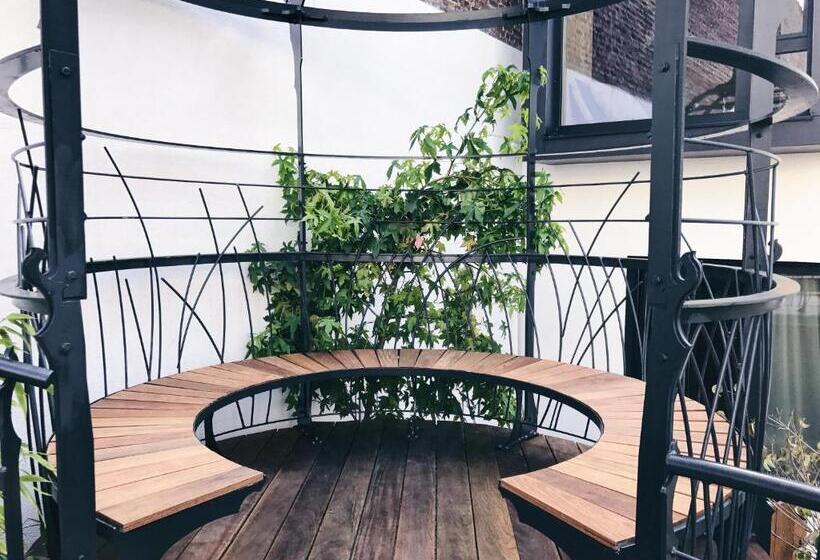 Hotel Latroupe Jardin Secret