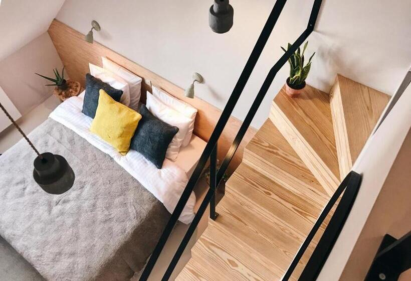 Hotel Latroupe Jardin Secret