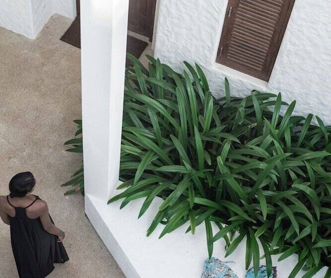 Отель Kumu Beach