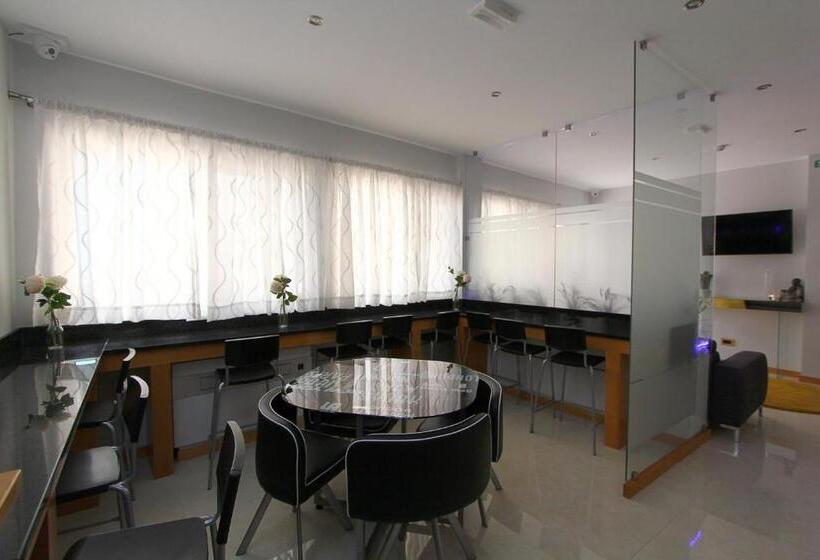 فندق Morenos Boutique