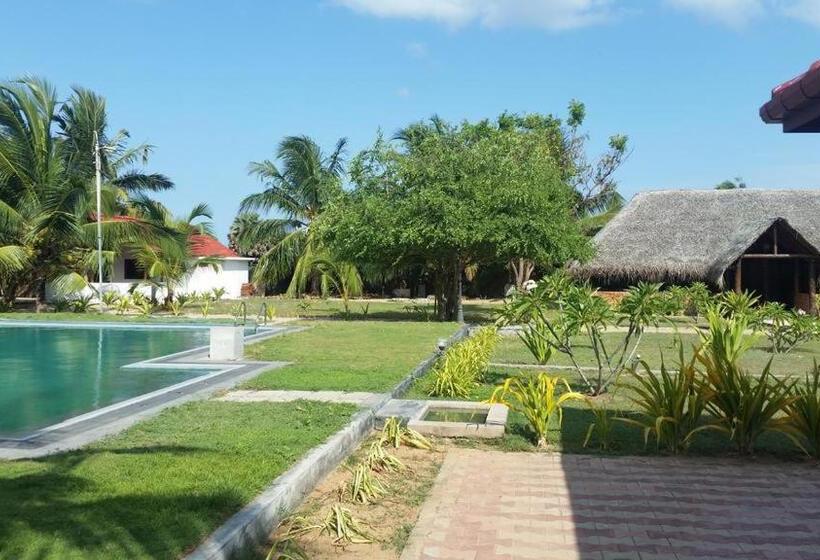 בית מלון כפרי Nn Beach Resort & Spa