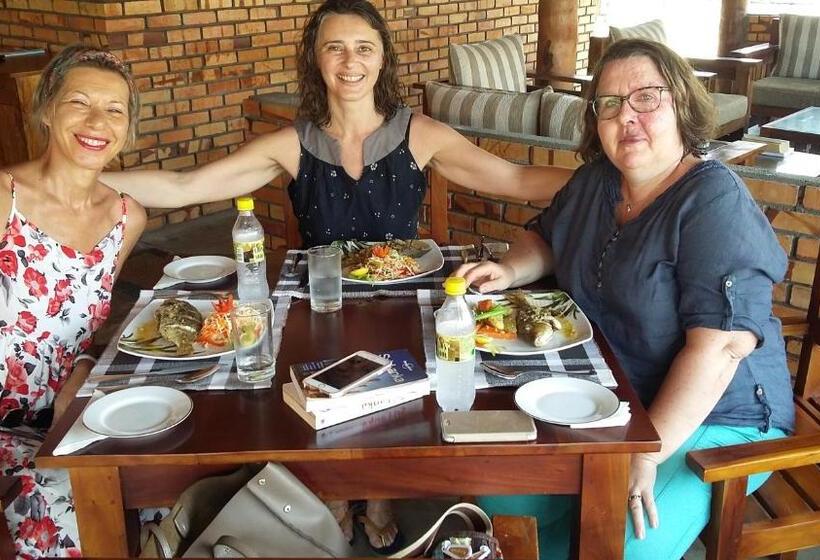 בית מלון כפרי Nn Beach Resort & Spa