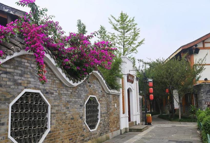 בית מלון כפרי Many Panda Inn Emeishan