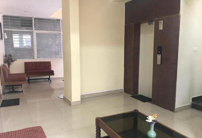 酒店 Suvarna Compact