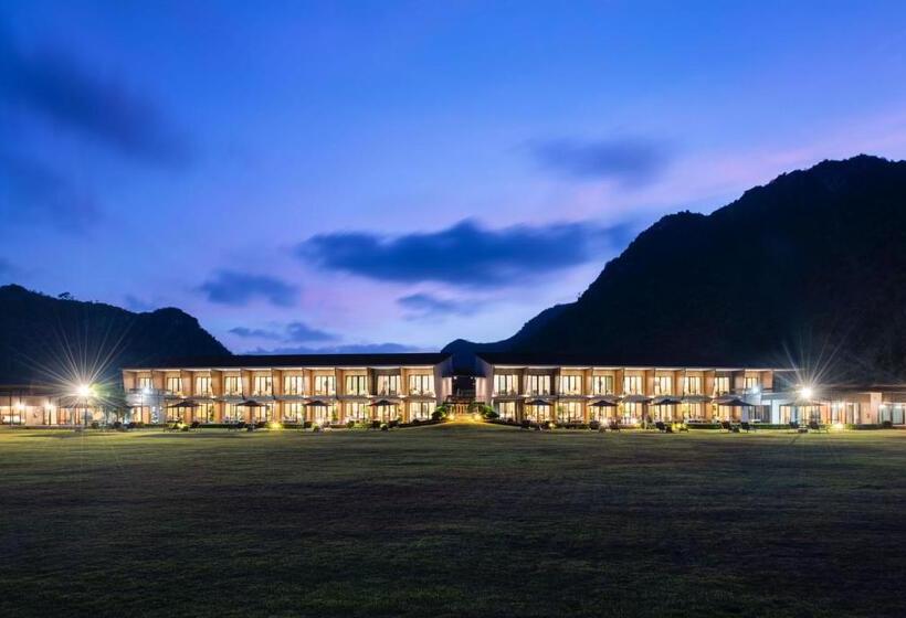 La Isla Pranburi Beach Resort