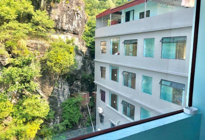 Victor Charlie Hostel 2