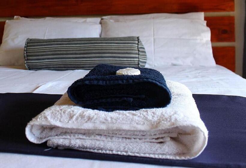 Woodpecker Lodge B&b