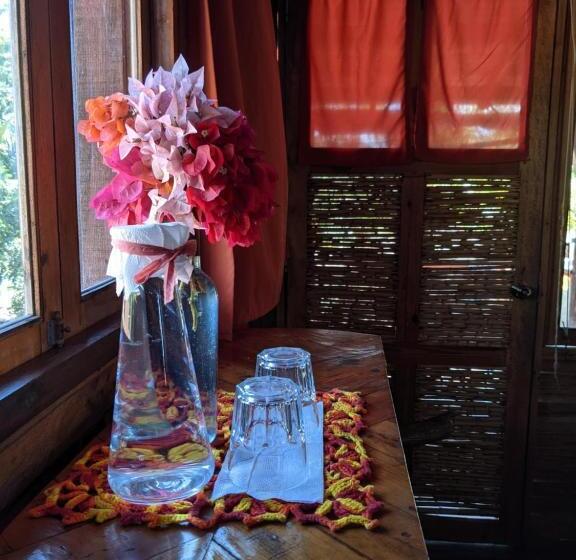 فندق صغير Mano A Mano Eco Hostal