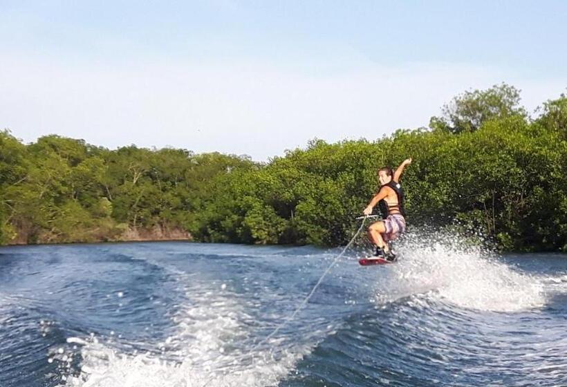 فندق صغير Mano A Mano Eco Hostal