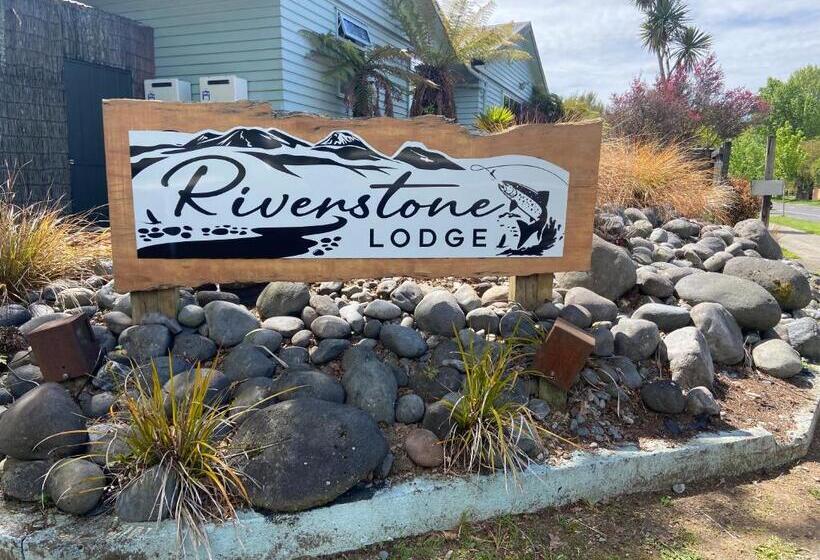הוסטל Riverstone Lodge