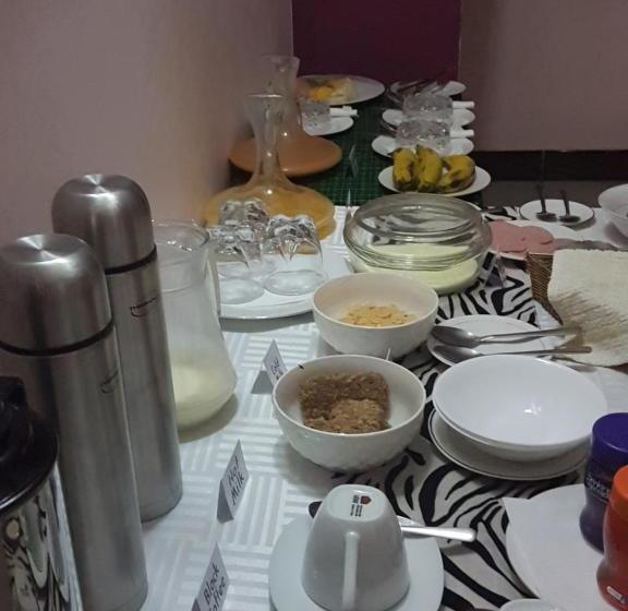 تختخواب و صبحانه Sheevys Bed N Breakfast