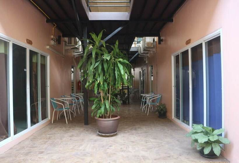 فندق Anyavee Nam Mao Beach Resort