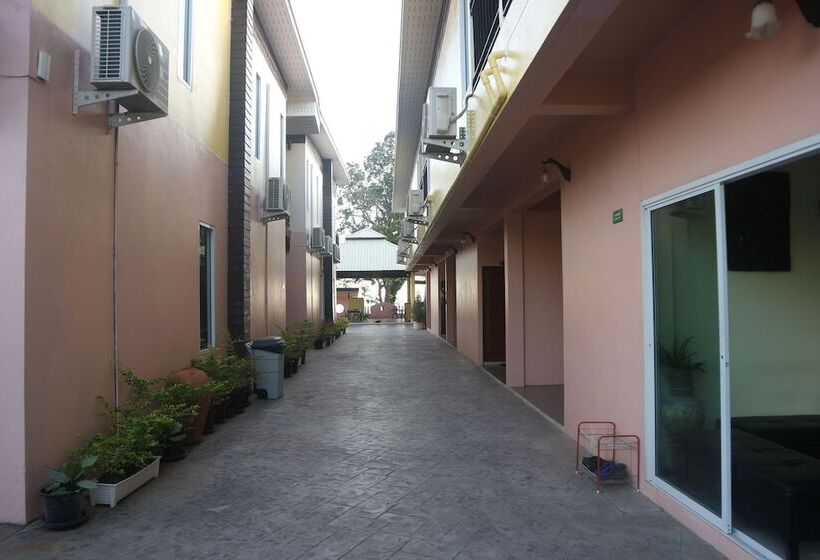 فندق Anyavee Nam Mao Beach Resort