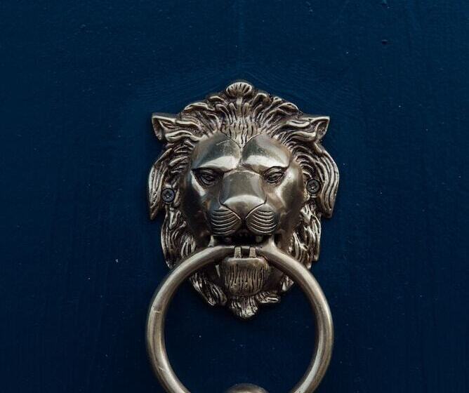 Отель Arthur S Bar & Accommodation