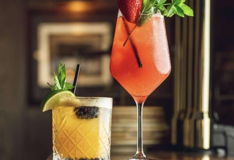 Отель Arthur S Bar & Accommodation