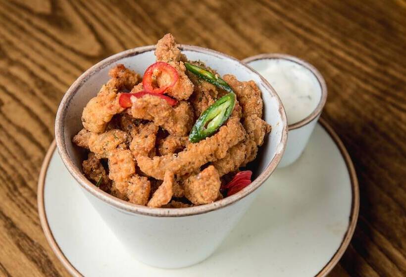 Отель Arthur S Bar & Accommodation