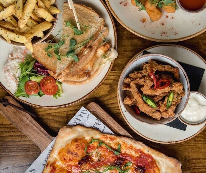 Отель Arthur S Bar & Accommodation