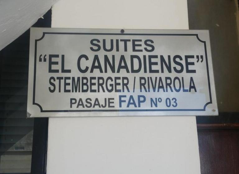 בית מלון כפרי El Canadiense