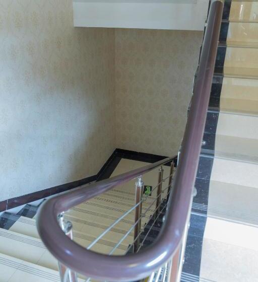 فندق Emeishan Hongzhao