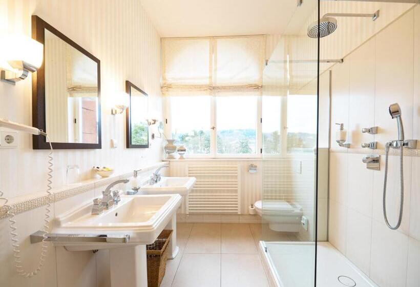 호텔 Gästehaus Schloss Saareck