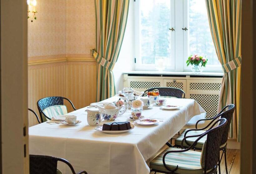 호텔 Gästehaus Schloss Saareck