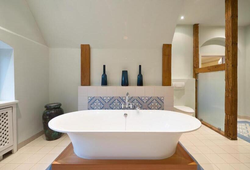 فندق Gästehaus Schloss Saareck