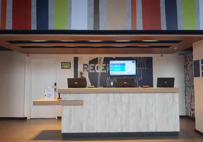 Отель Ibis Budget Barbacena