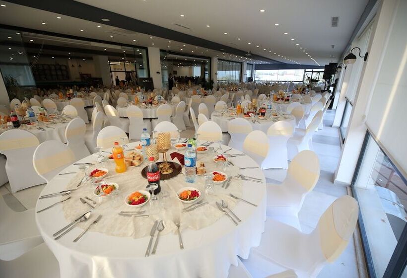 Karpalas City Hotel & Spa